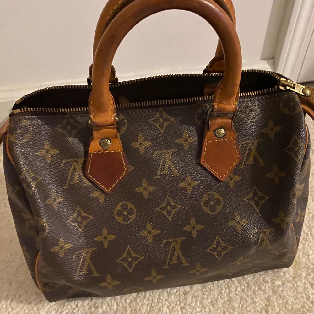 AUTHENTIC LV SPEEDY 30